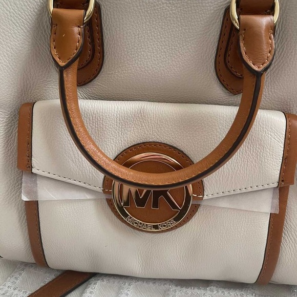 Authentic Michael Kors purse set - Picture 3 of 4